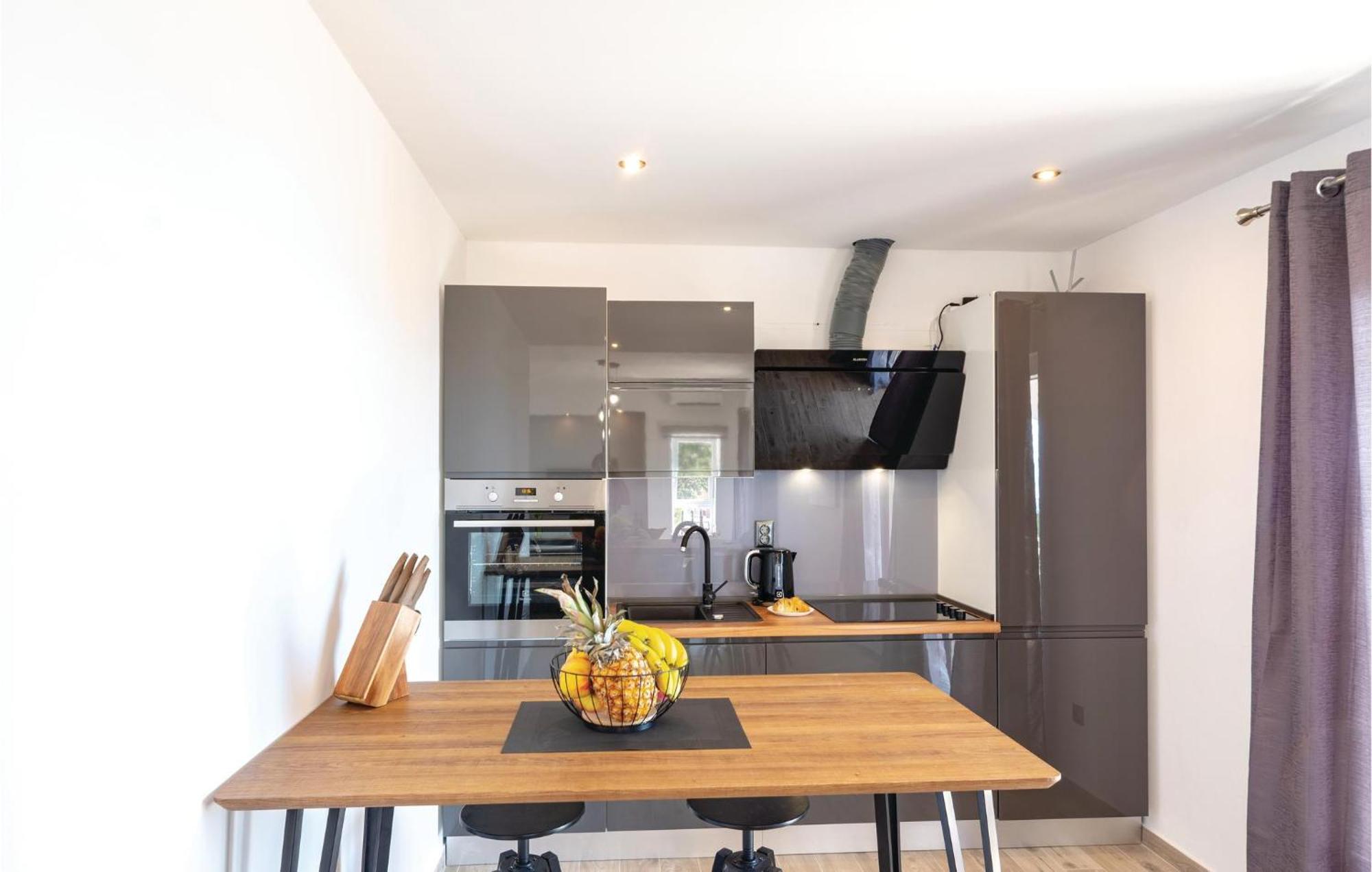 Nice Apartment In Orebic With House Sea View ภายนอก รูปภาพ
